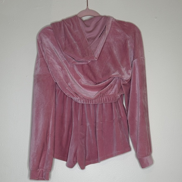 Iris Blush Pink Velour Garment - Picture 4 of 8